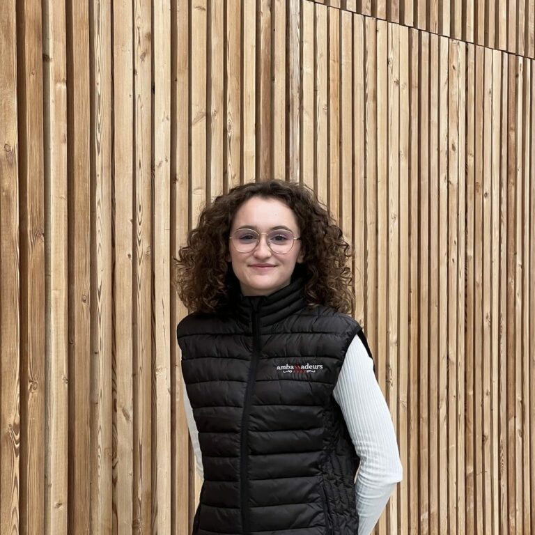 Ambre COLOOS-min